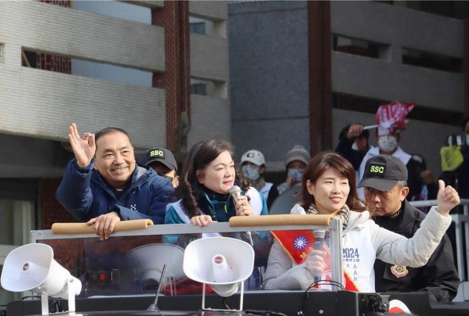 國民黨總統候選人侯友宜「回嘉」車掃 鄉親展現嘉義人挺家己人熱情