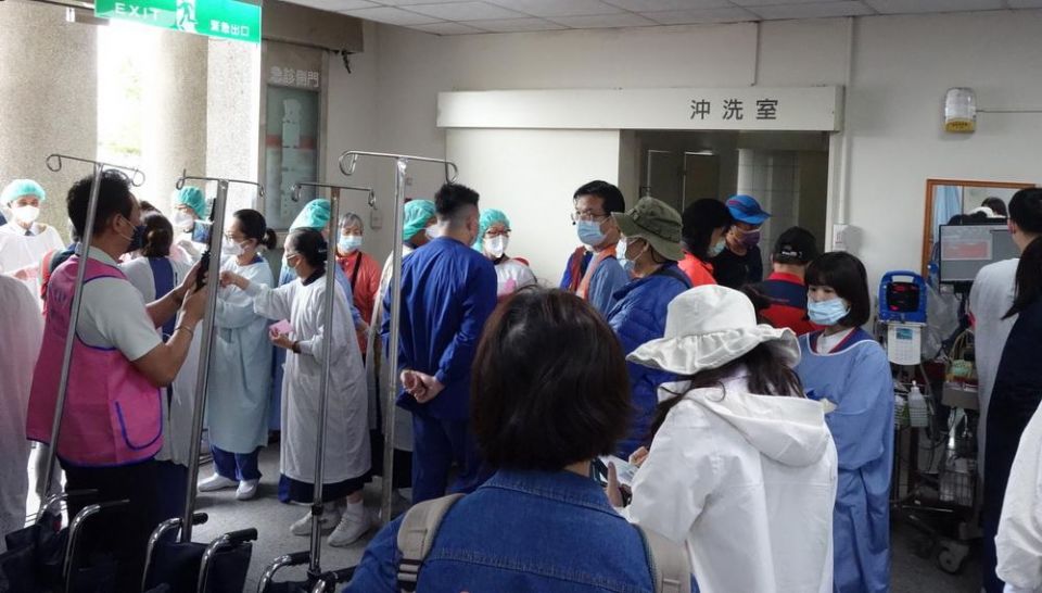 新北旅遊團遊台南嘉義　疑食物中毒25人送慈濟就醫