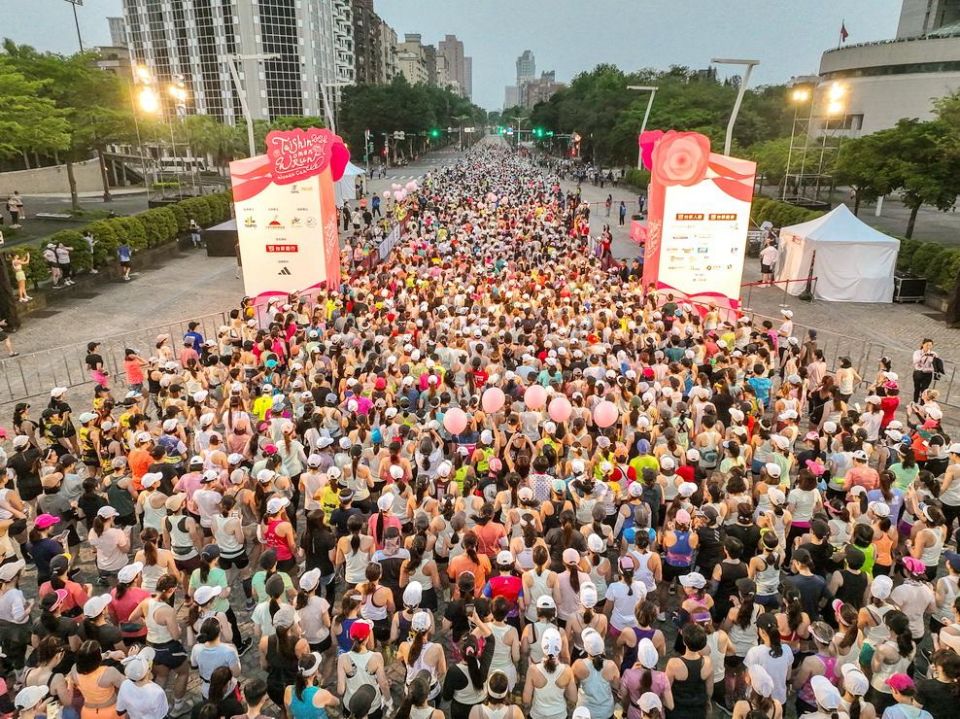  最香路跑賽萬人美力達陣！台新女子路跑半程組董家琪封后