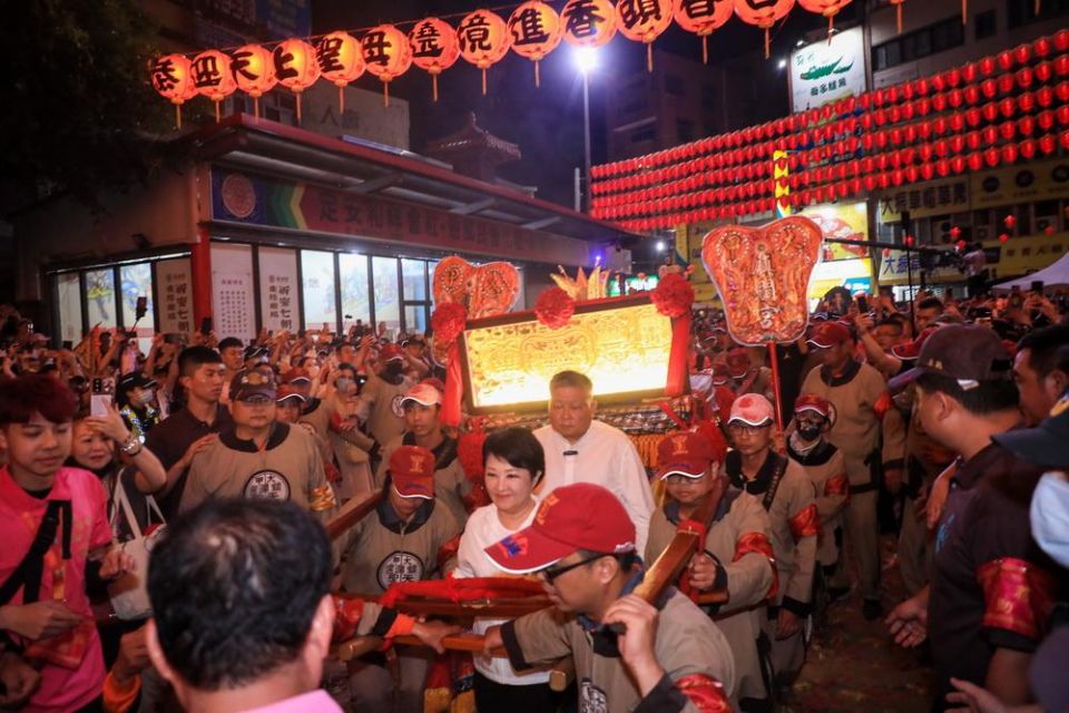 大甲媽甲辰年遶境回鑾 盧秀燕恭迎安座 祈求福國佑民