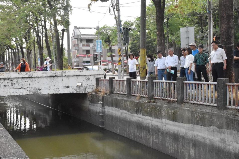 高雄大寮區曹公舊圳欄杆設施全面改善　安全與美化兼具