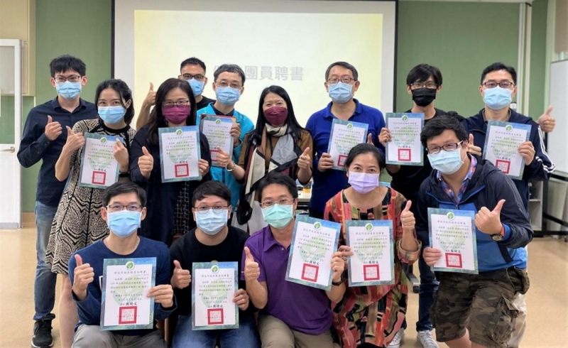 找到值得做一輩子的事 新北國中資優輔導團53師定期研討深化教學