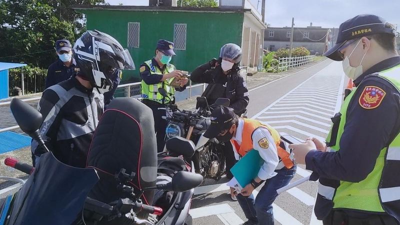 台11線環監警執行聯合稽查 遏阻改裝車輛與噪音擾民