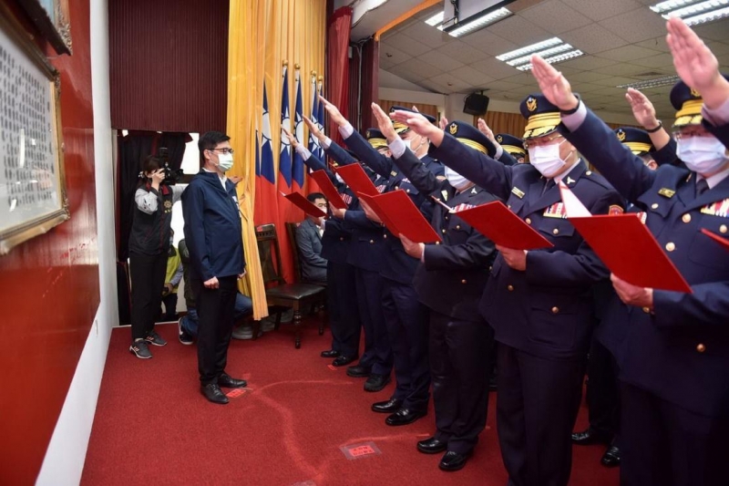 高雄市新卸任警分局長交接 陳其邁感謝辛苦付出