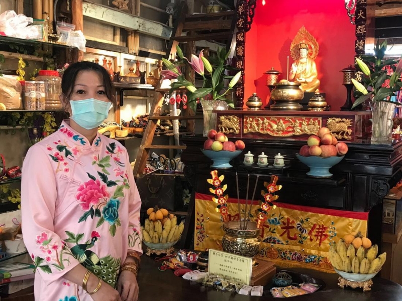嘉義木屐店感謝觀世音菩薩保佑木屐每雙只需1塊錢