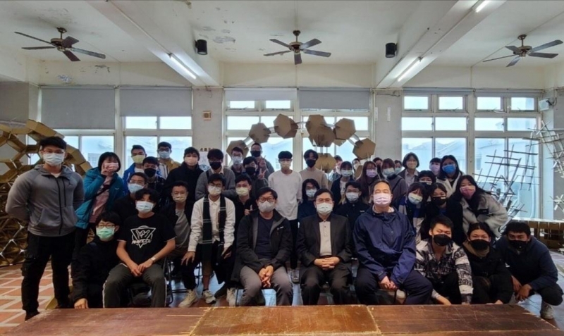 金門大學「紙刀魔術」實體建構展搭建魔幻休憩空間