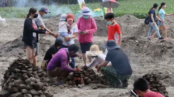 屏北產業串連活動歡樂登場 親子焢窯趣
