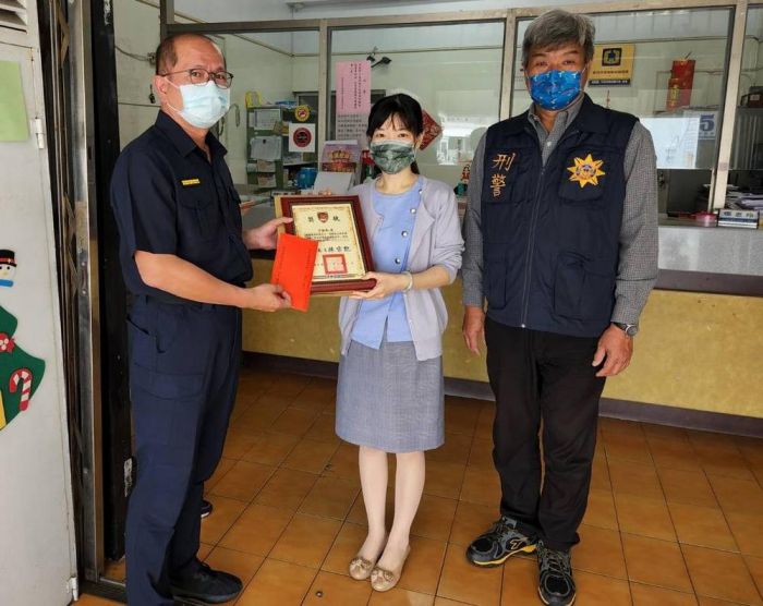 馬公警頒獎表揚阻詐有功行員