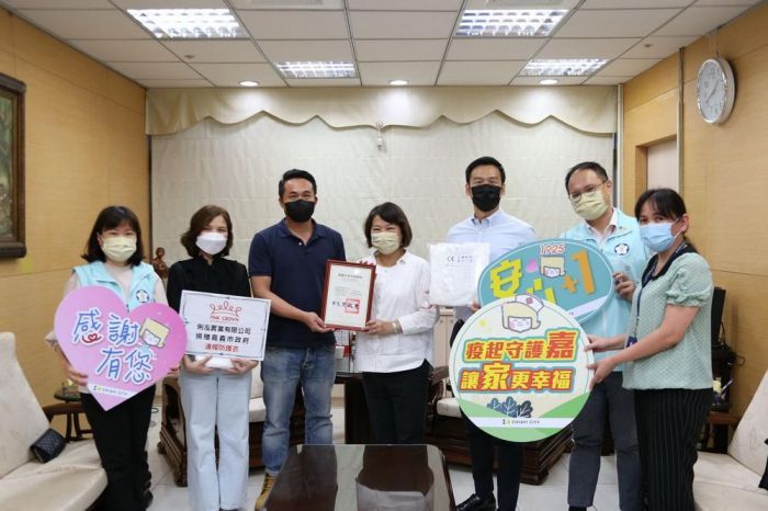 俐泓實業公司捐贈2,410件防護衣  提升嘉市防疫物資量能