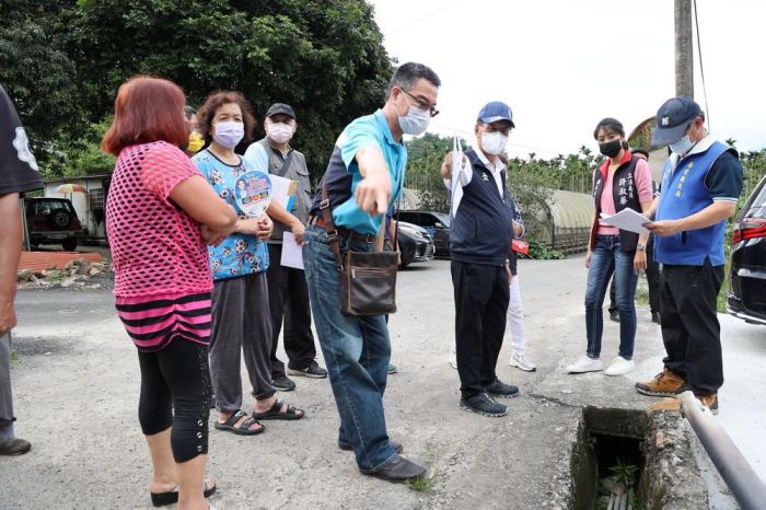 南投縣長會勘埔里馬不停蹄改善地方建設