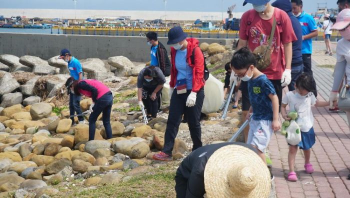響應國家海洋日 竹縣6/4舉辦「無塑藍海」淨灘活動