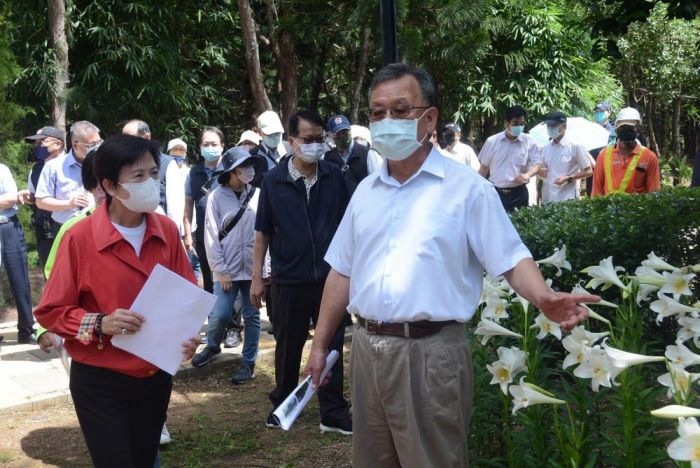澎湖府會考察澎湖休憩園區 賴峰偉盼工程如期完工