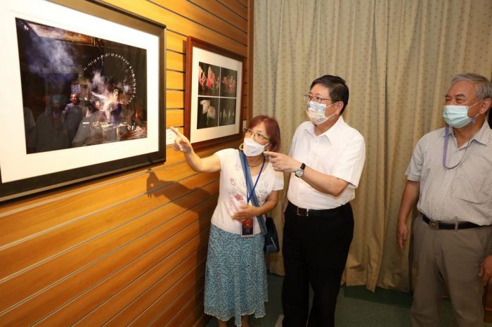 竹東社大攝影師生聯展 用美照撫慰人心