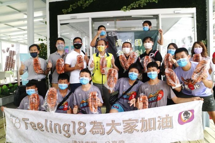 柬埔寨扶輪社捐贈籃球 支持南光小將體育發展