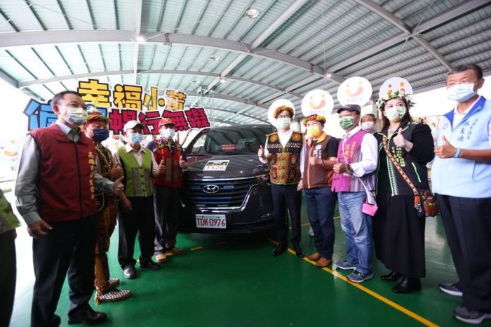 茂林公車小黃啟用 提供偏鄉就醫便捷運輸服務