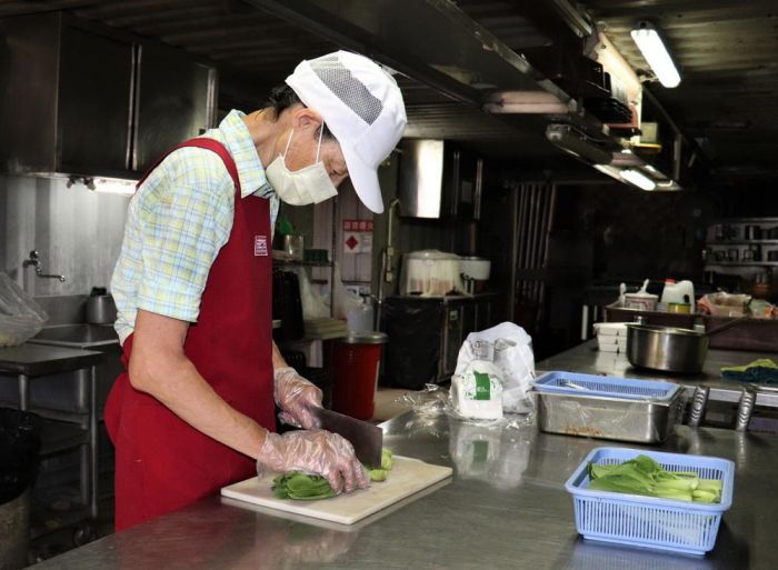 70歲重返職場 她靠公彩回饋金辦到了