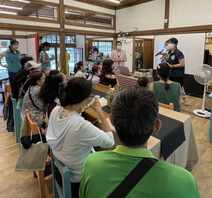 移民署嘉市服務站邀新住民模擬投票及防制賄選