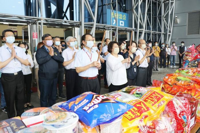 嘉市府暨國稅局嘉義分局舉行中元普渡市長黃敏惠祈求國泰民安
