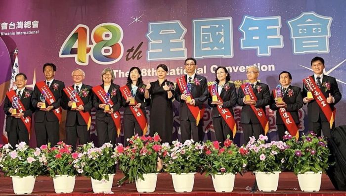 嘉大之光 前校長艾群教授獲頒十大傑出農業專家