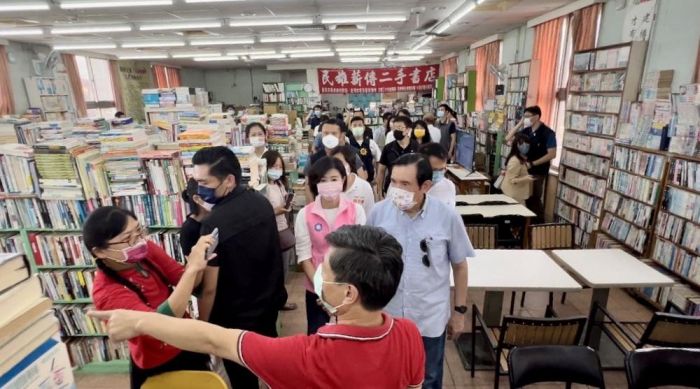 前總統馬英九拜會「最強館長」黃金山 無私奉獻