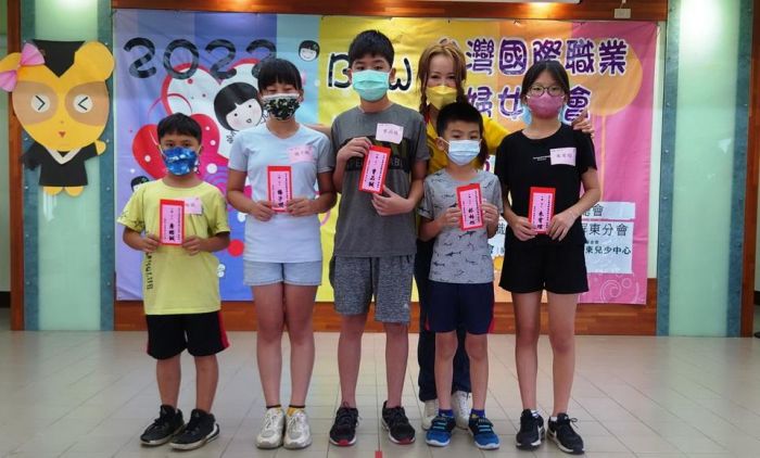 BPW台灣國際職業婦女協會 助學300位國小童歡慶祖父母節