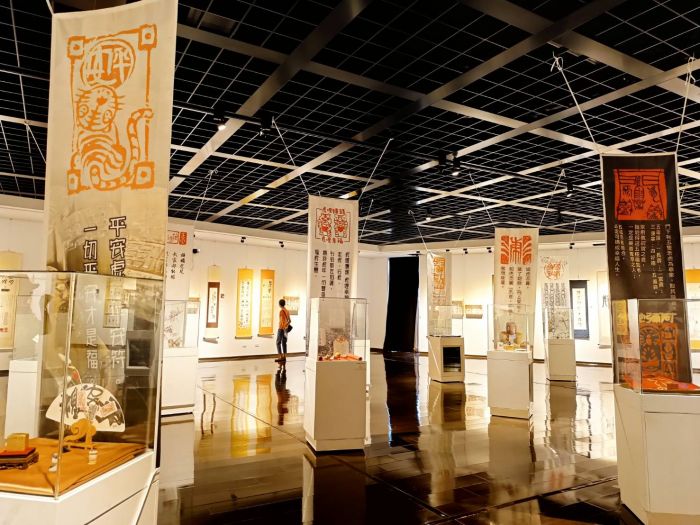 開心自在感受篆刻藝術樂趣 開心印社社員聯展彰化美術館展出