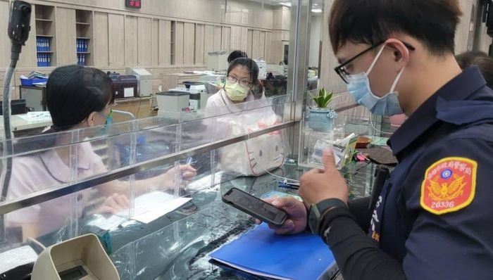 老婦遇詐匯款百萬 警所長及行員聯手阻詐