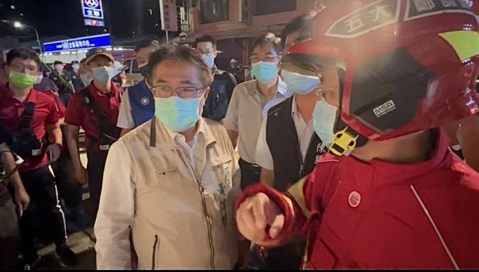 永康火警傳出不幸事件　黃偉哲趕赴火警現場關切