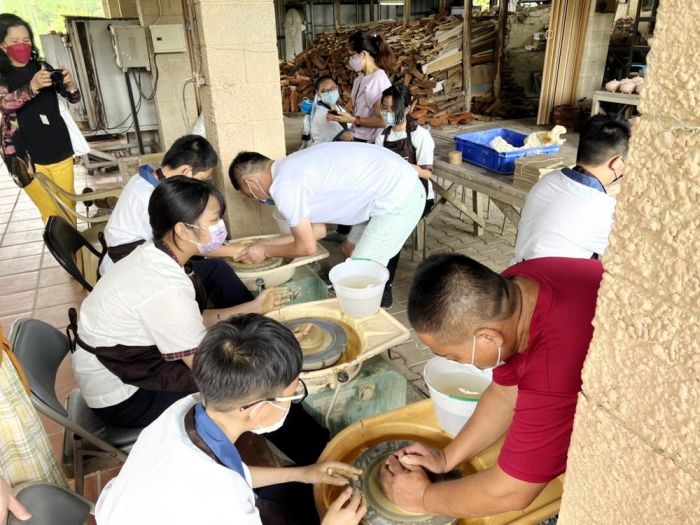 2022年地方特色茶特等茶倉入窯學生體驗手拉坏活動