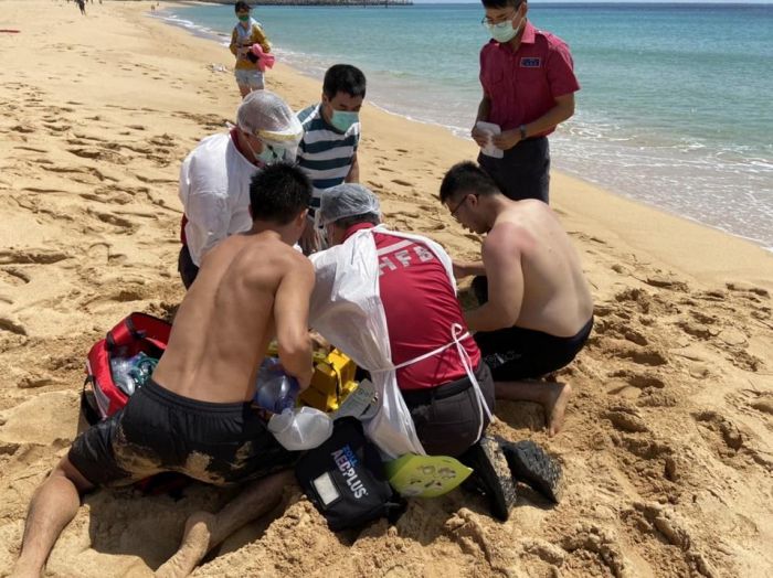 澎湖山水沙灘婦人溺水 休假消防人員下水搶救