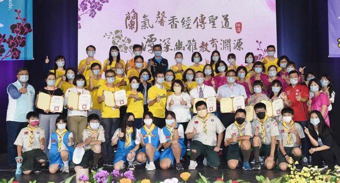 嘉市111年教師節市長黃敏惠頒獎表揚226位優秀教師