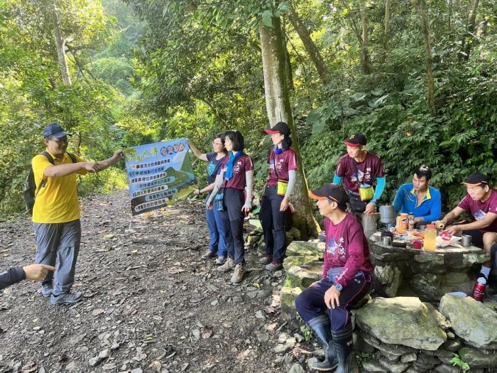 屏東林管處偕登山團體淨山活動 以實際行動愛山林