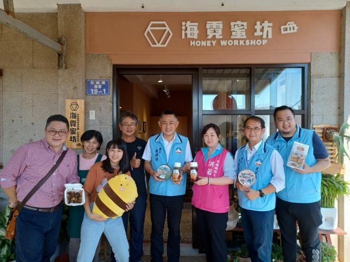 楊鎮浯訪視烈嶼鄉觀光產業輔導計畫成果 為金門大橋通車做好準備