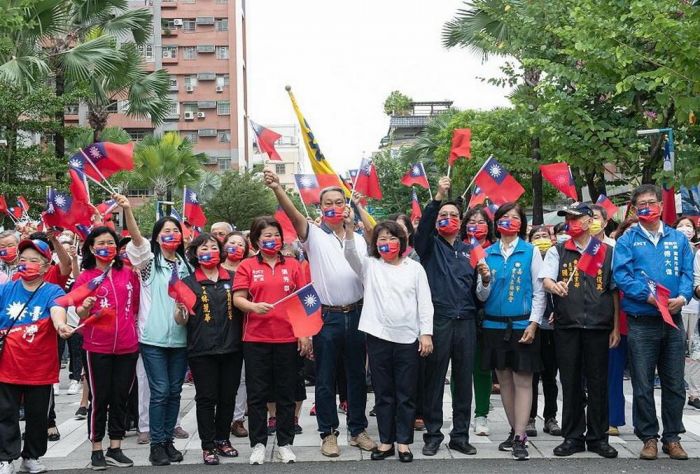 嘉市慶雙十黃敏惠市長參加經國、精忠新城升旗典禮