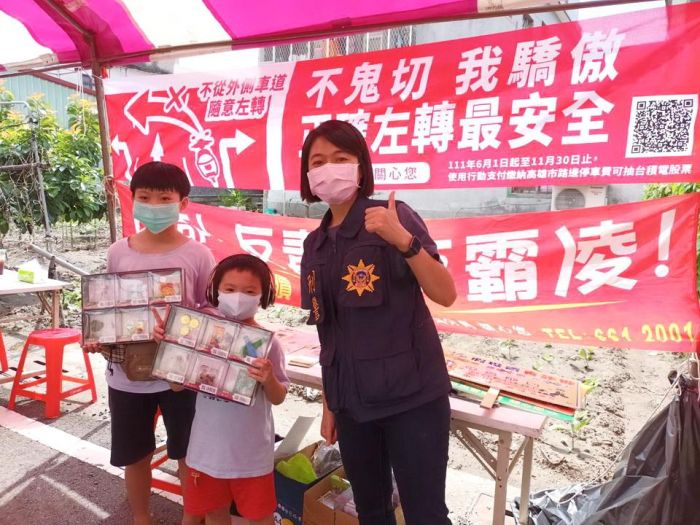 妙善觀音關懷鄉親文化季  旗山分局現場反毒、反霸凌等宣導