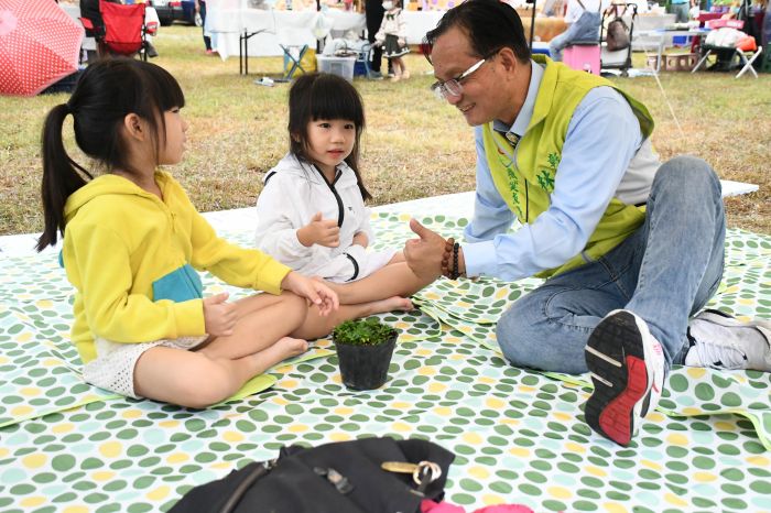 1,800坪大草坪上享受雨中野餐樂趣 魔法森林．香山綠享宴登場