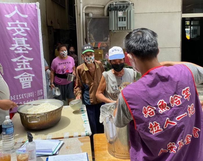民生物資「漲」聲響起  人安屏東站苦撐供餐服務