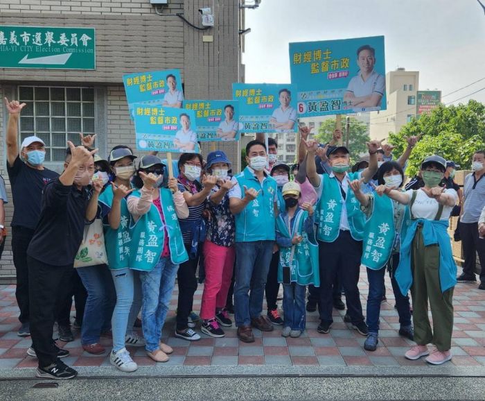 李俊俋、黃盈智都抽到6號  支持者說「六六大順」好彩頭