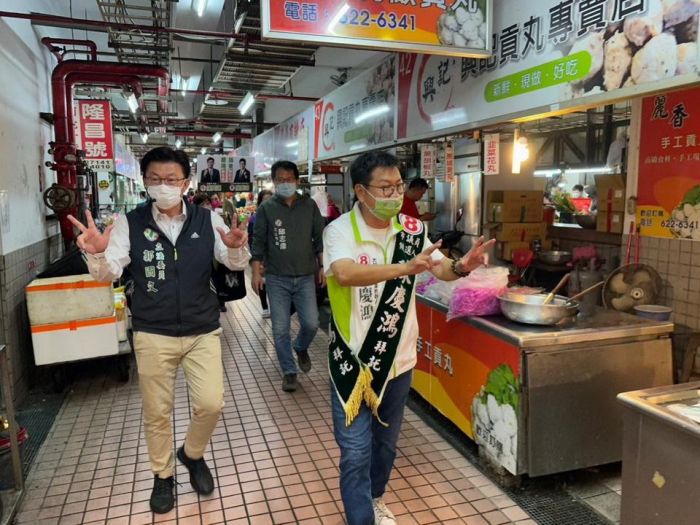 郭國文立委至高雄陪同陳慶鴻掃街拜票