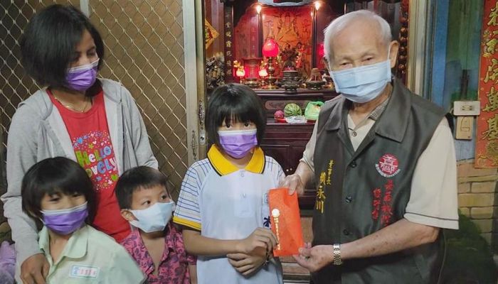 一家六口兩樣菜 擠住一室處境堪憐 亟需各界伸援