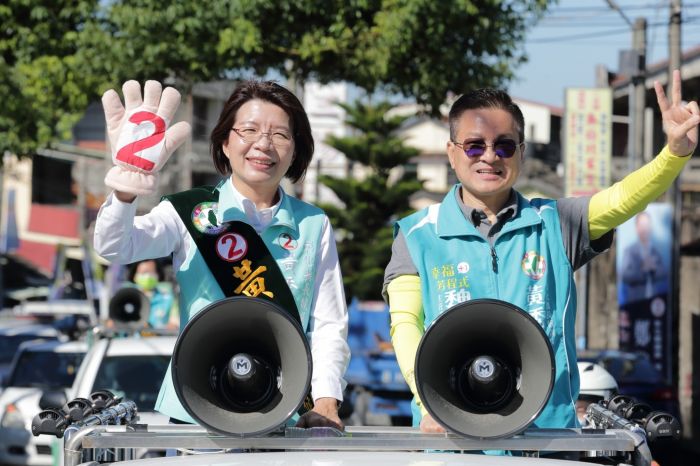 田中二水車隊掃街 民進黨彰化縣長候選人黃秀芳：勝選只差最後一哩路