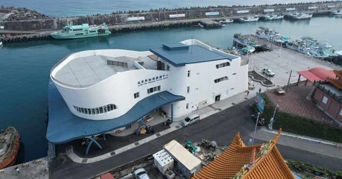 琉球新船運服務中心正式啟用 融合在地海洋意象	
