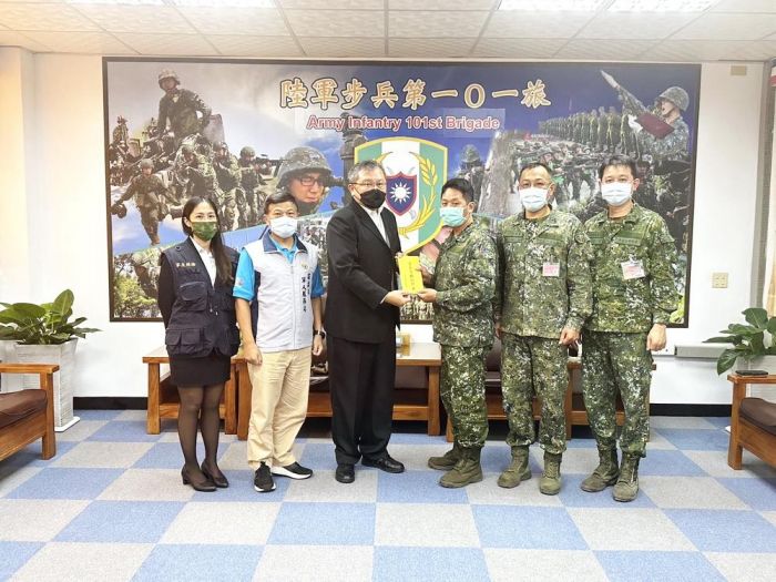 苗栗軍人服務站 至嘉義營區慰問個案摯切關懷