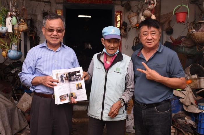 賴峰偉拜訪人間國寶葉成仁 肯定褒歌傳唱延續澎湖文化