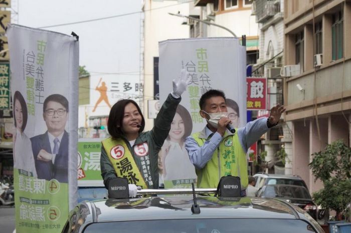 許智傑跨選區搶救民進黨前新苓唯一提名女性湯詠瑜