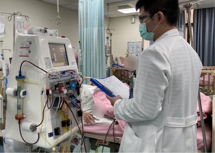 腹痛就醫驚見血脂超標35倍 血漿置換術保命