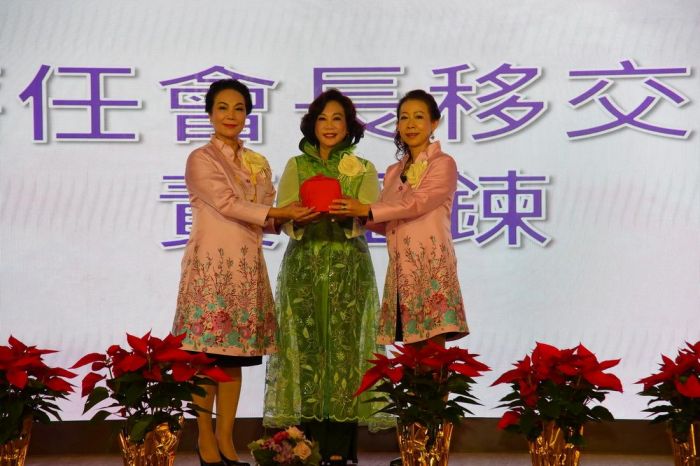 南投世華工商婦女企管協會交接捐款扶助弱勢