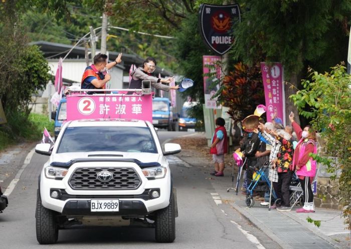南投縣長候選人許淑華信義鄉、水里鄉車隊拜票