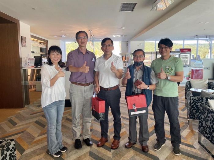 屏東榮服處擴大服務層面 簽訂退除役官兵特約商店