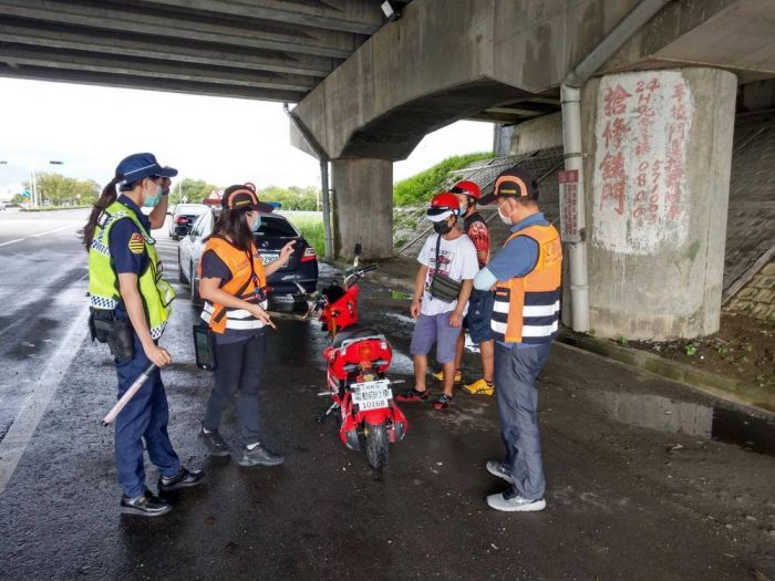 微型電動二輪車新法上路 嘉縣警加強宣導及取締